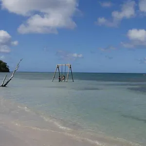 Appartement Les Pieds Dans L'eau Avec Base De Loisir Dans Un Lieu Idyllique- The B-caritan, Sainte-Anne